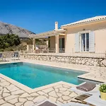 Villa Irida