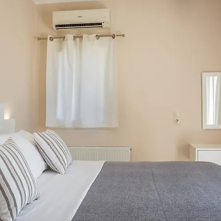 Irida Willa Agia Efimia